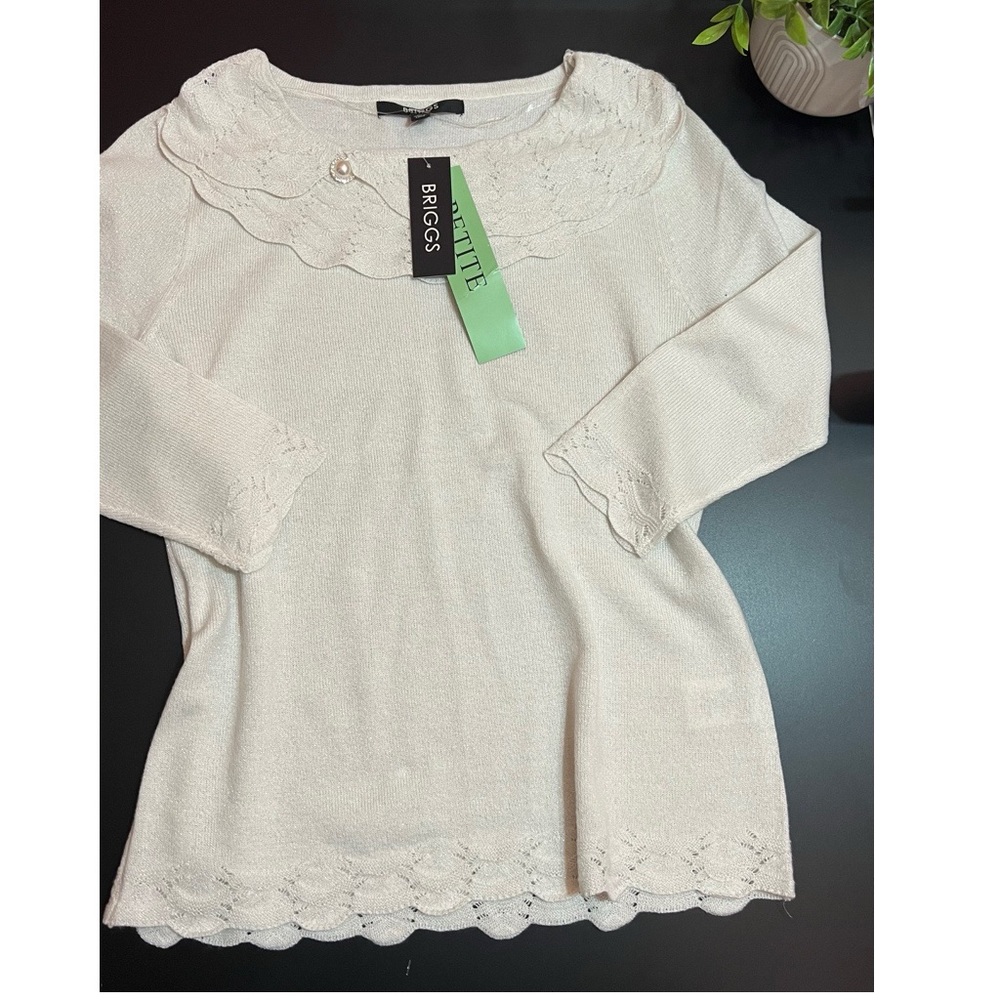 Beautiful BRIGGS Petite Small scallop neck sweater